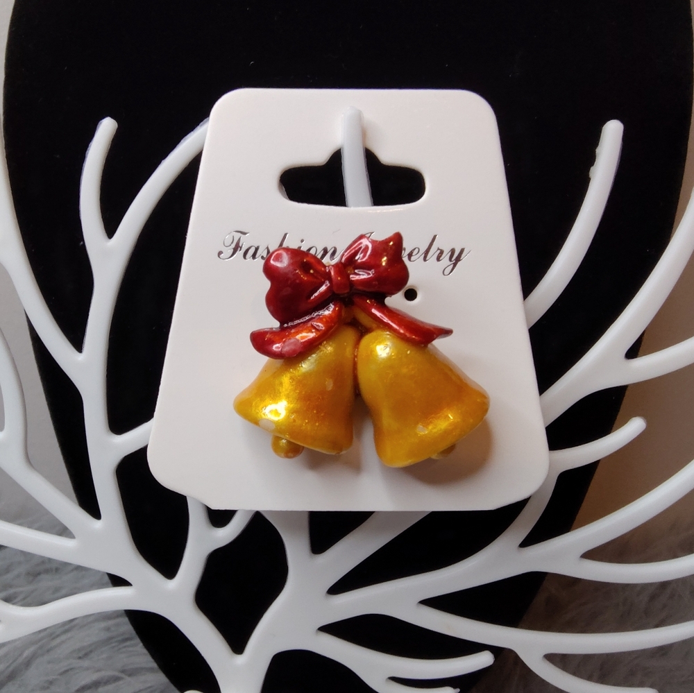🎄Golden Christmas Bells With Red Ribbon Brooch Lapel Pin